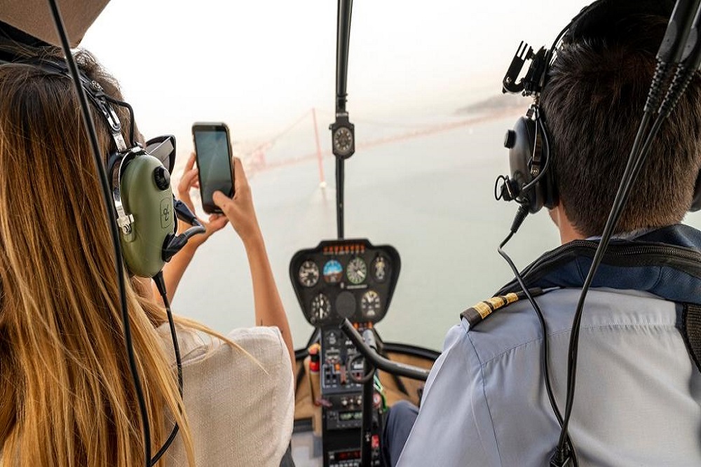 Passeio de helicóptero pela Costa de Lisboa Passeio de helicóptero pela Costa de Lisboa